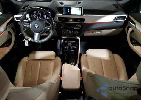 2018 BMW X1 xDrive28I z USA, uszkodzony, nr VIN WBXHT3C39J5L29868